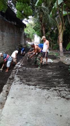 Gotong Royong Warga Dusun Badan